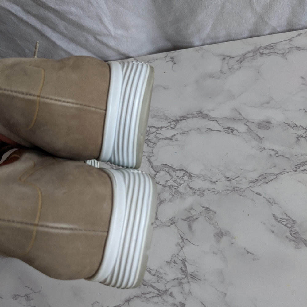 Mephisto Runoff Air-Jet System Taupe Suede Leather Sneakers.  Size 8.5 - Picture 3 of 9